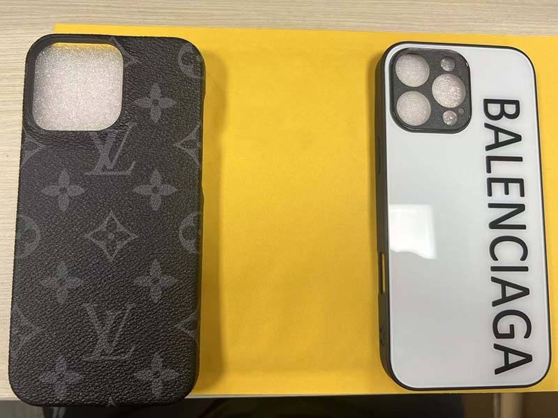 iPhone16Pro ケース バレンシアガ ブランド ホワイト おしゃれ